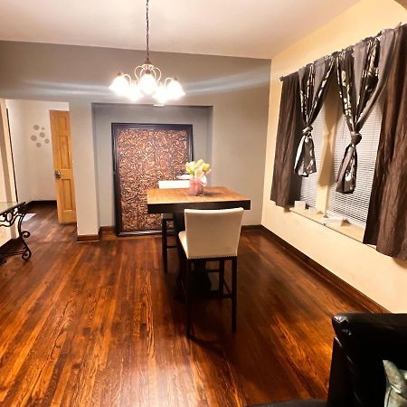 ホテル Clean, Spacious, Inexpensive Queen Br シカゴ エクステリア 写真